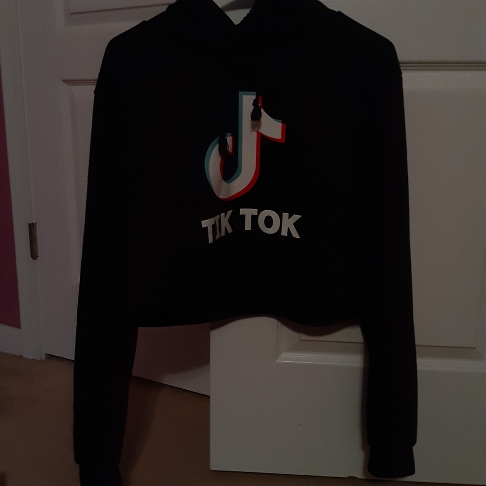 Tik tok cropped hoodie